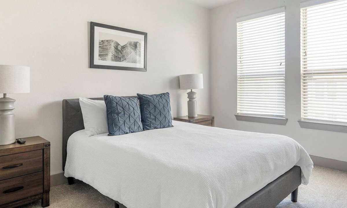 Manor Apartment | Landing | Stunning 1BD, Clubhouse, Courtyard