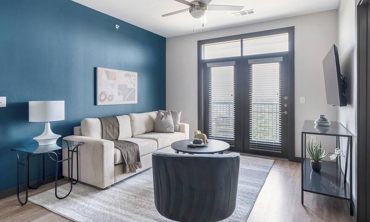 Buda Apartment | Landing | Stunning 2BD, Clubhouse, Gym