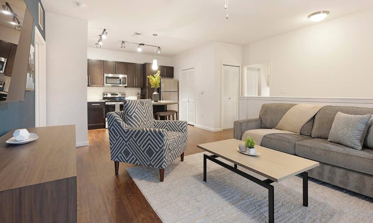 McNeil Apartment | Landing | Stunning 2BD, Yoga Studio, Pool