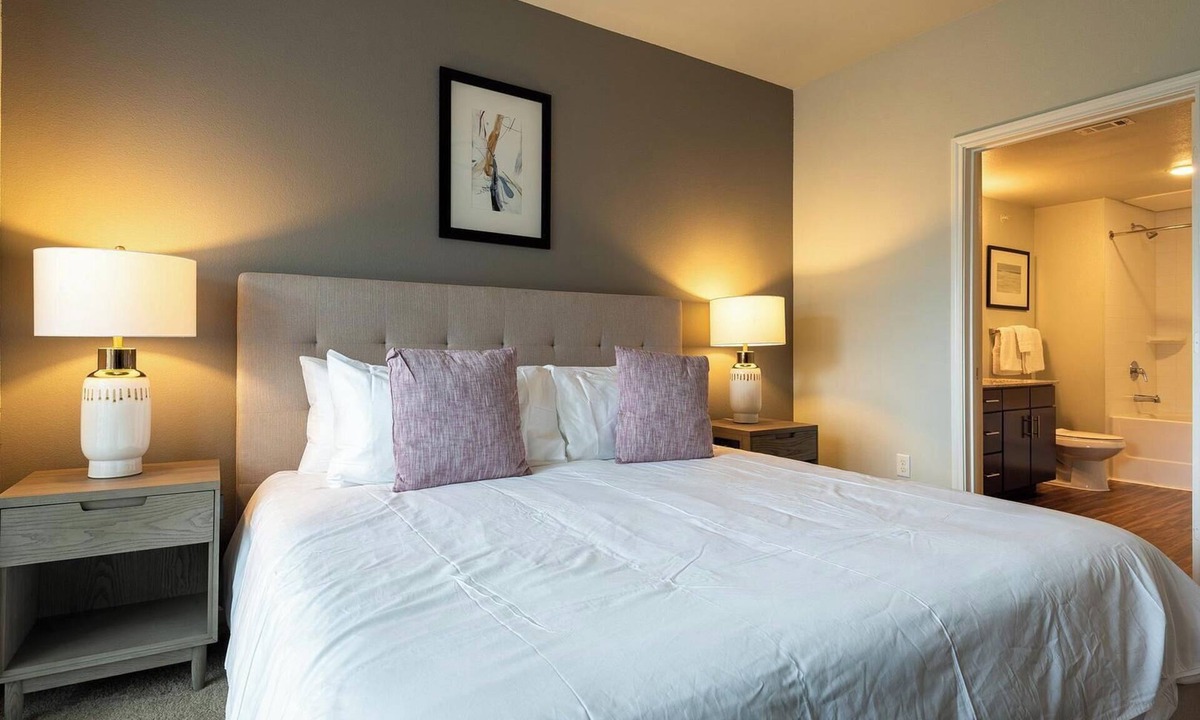 Austin Apartment | Landing | Stylish 1BD, Courtyard, Pool