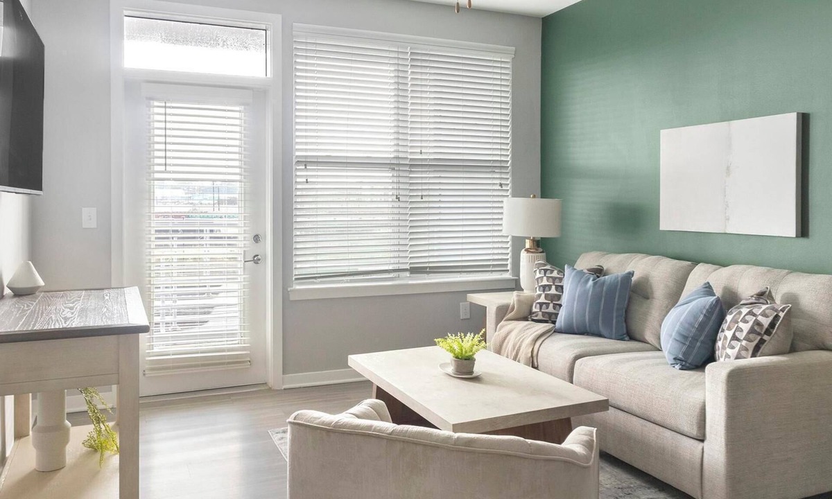 Optimist Park Apartment | Landing | Stylish 1BD, Gym