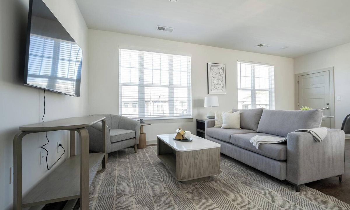 Charlotte Apartment | Landing | Stylish 1BD, Pool, Clubhouse