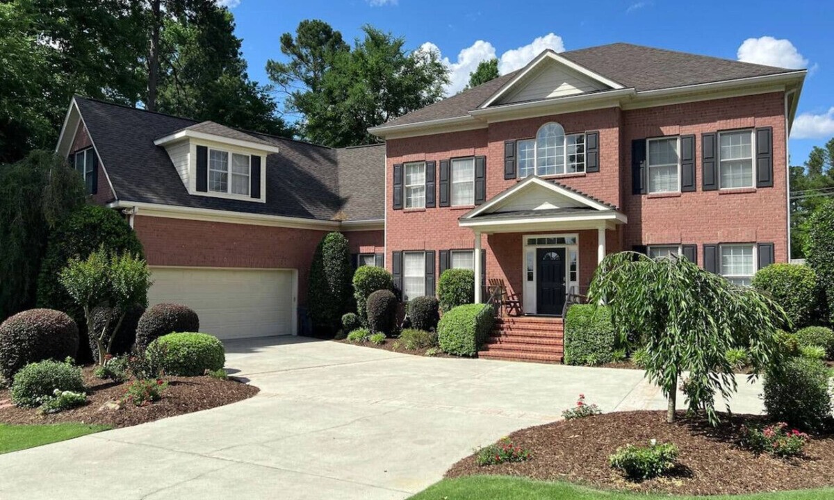 Evans House | Large 5B/3.5b home with 6 gel foam beds Genetix 14