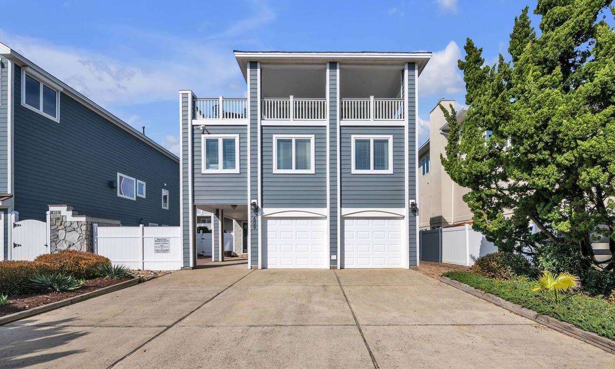 Croatan Beach House | Large Beach Home across the street from Oceanfront in Virginia Beach