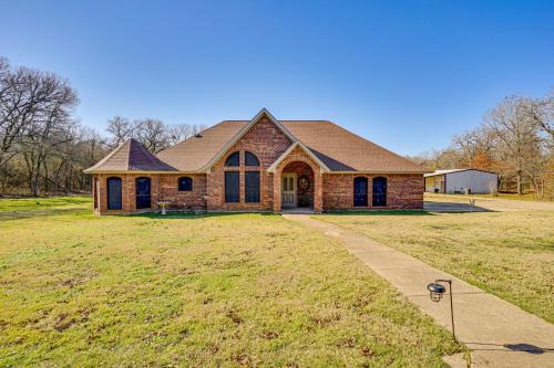Alvarado House | Large Yard, Fire Pit & Games: Grandview Haven!