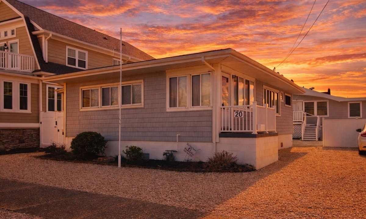 Ortley Beach House | Lavallette BEACH BLOCK, Wifi, C- AC, sleeps 9, 2 Baths, 9 Houses to Beach!