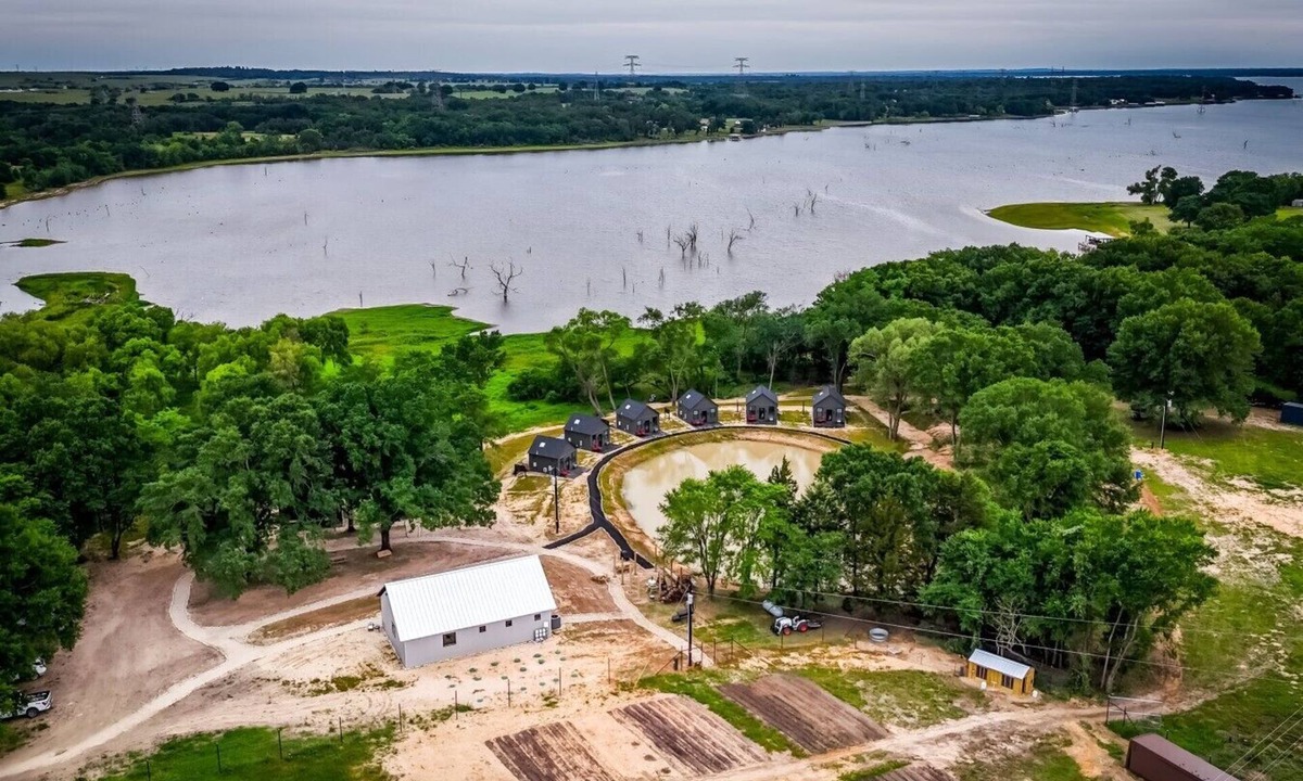 Jewett Cabin | Limestone Fields: 16-Acre Lake Farm Retreat, 10 Cabins, Sleeps 26, Soaking Tubs!