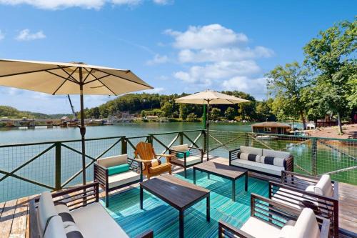 Sunset Cove House | Little Lake Cottage