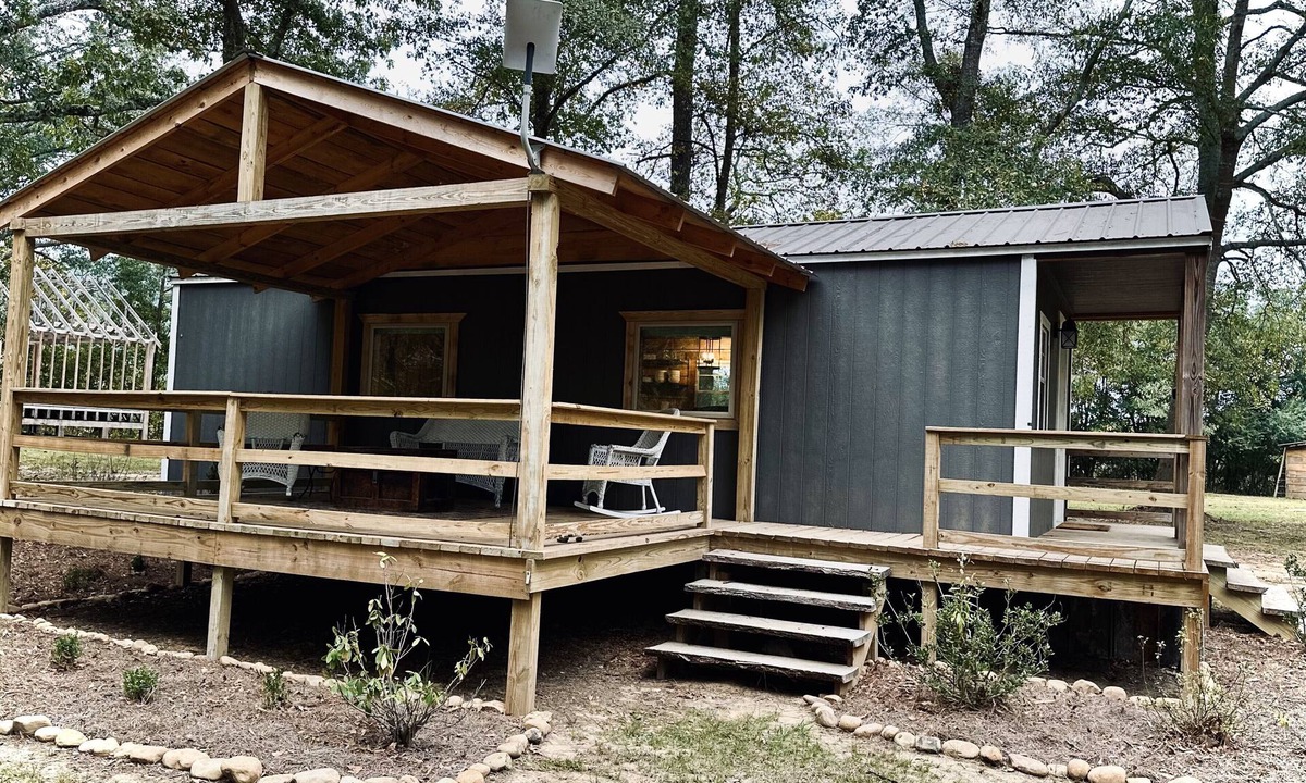 Cedar Bluff Cabin | Little River Hideout - Two Cabins on Little River