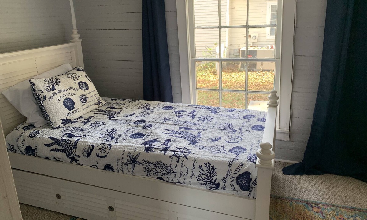 Edenton Cottage | Little Sugar Shack in Historic Cotton Mill