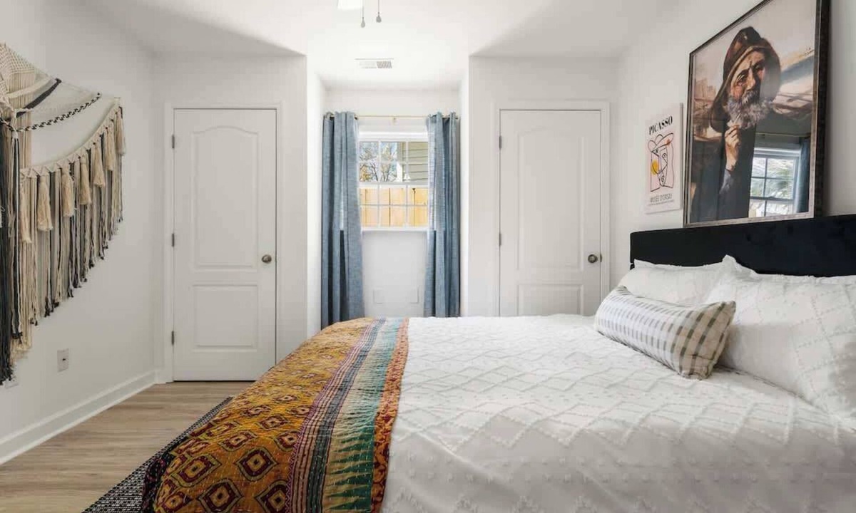 Riverland Terrace House | Live Oak Loft | Riverland Terrace 1BR Getaway!