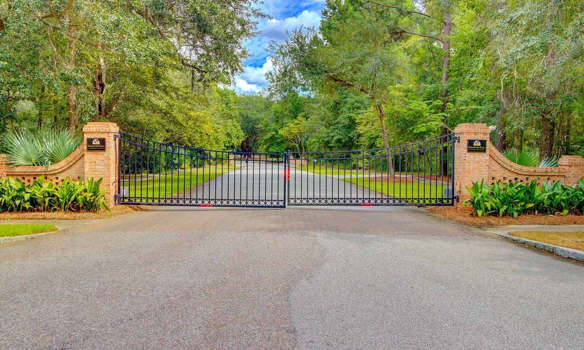 Charleston House | Long Term stay in 4-bedroom house in charming Charleston SC.nIdeal for families.