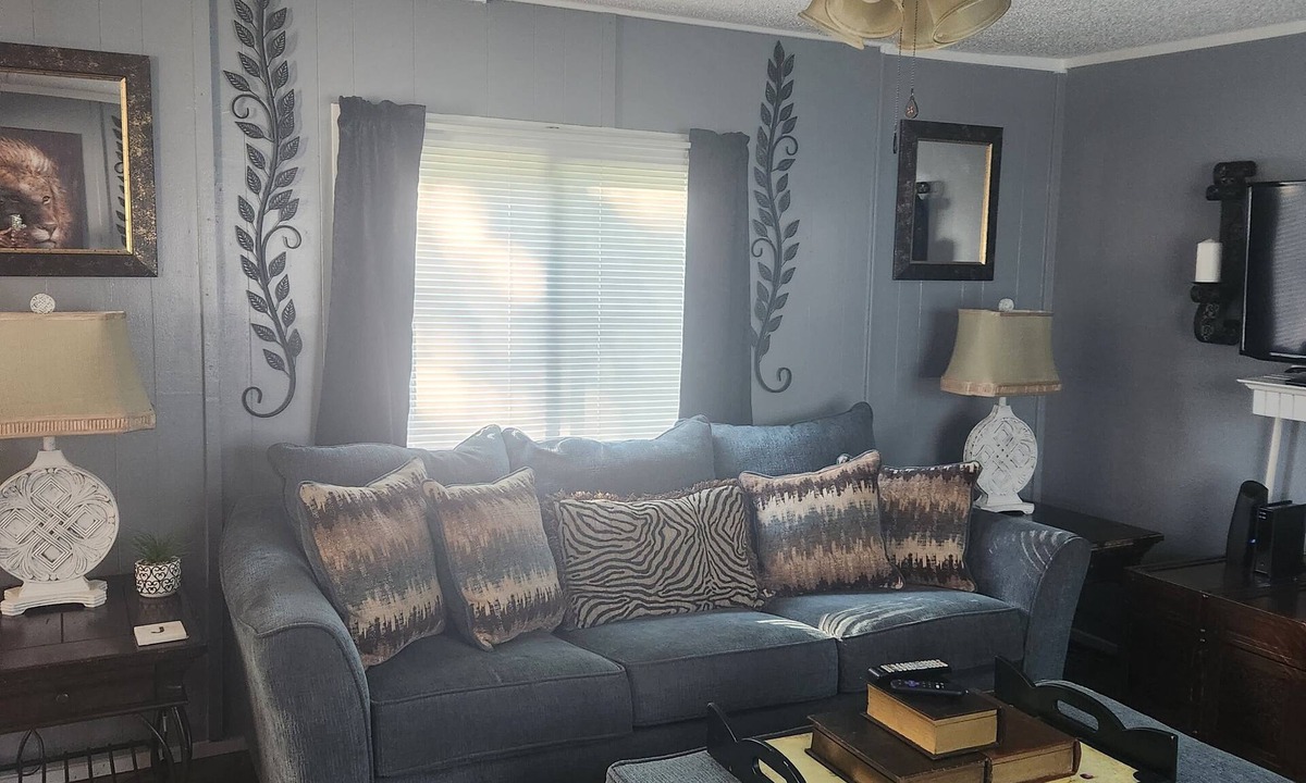 Half Moon House | Looking for a peaceful escape. Step inside and be greeted by a cozy atmosphere.