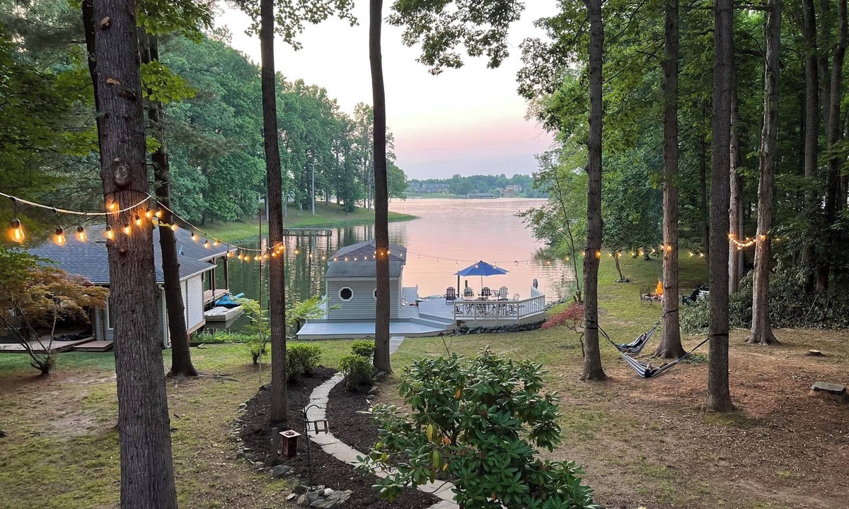 Bumpass House | Looking Forward To The Lake?! Renovated Waterfront Home in Quiet Cove