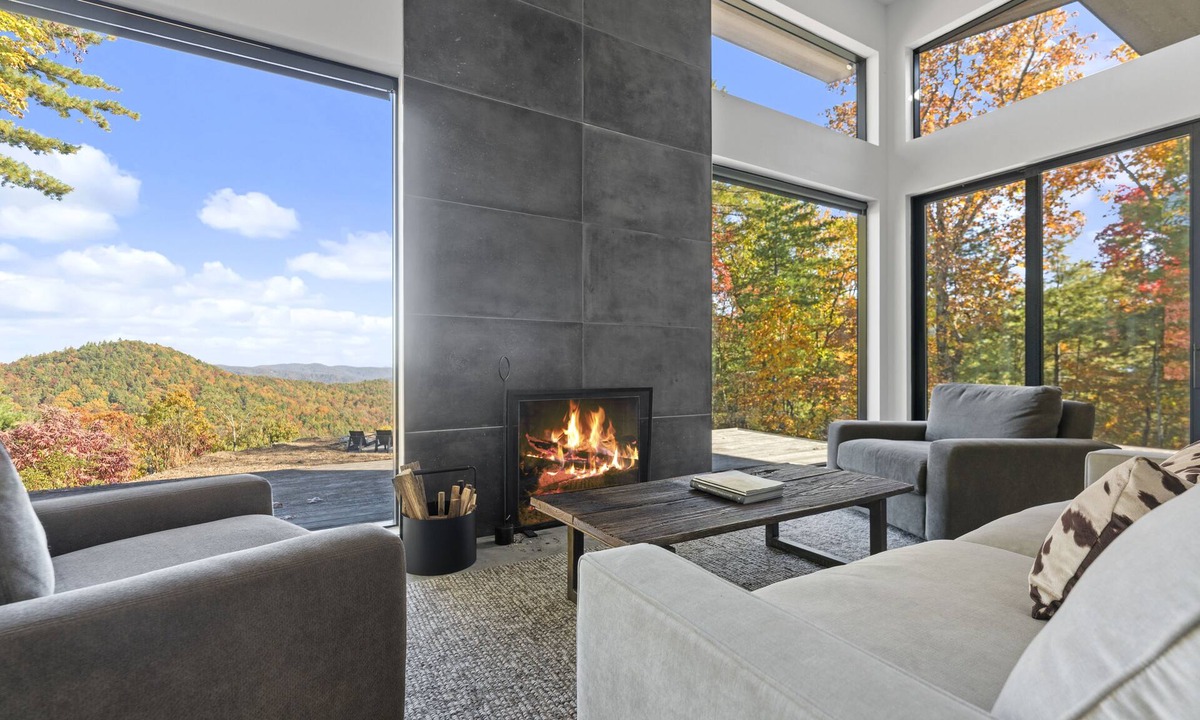 Lenoir House | Lost Ridge | Modern Luxury Home, Stunning Mountain Views, Perfect for couples!