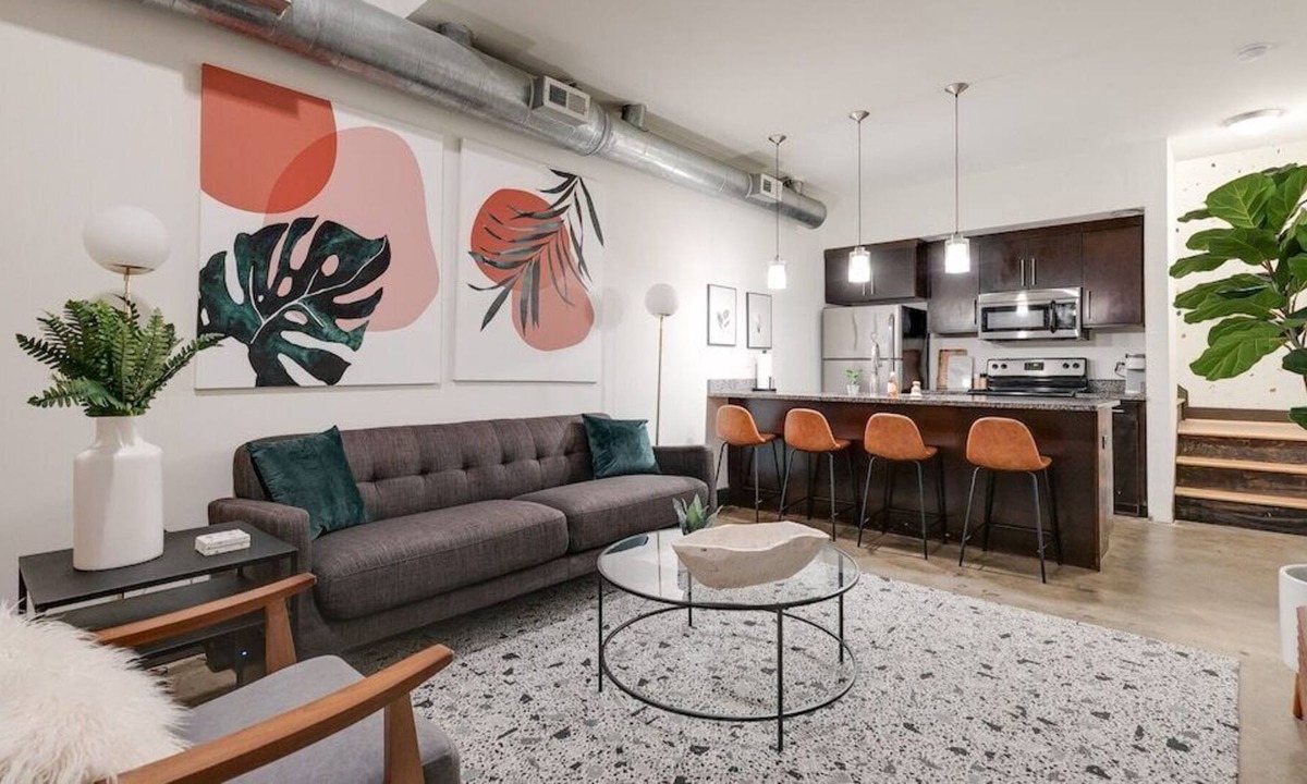 Monroe Ward Apartment | Lovely 1-Bedroom Loft with Free Parking and Wifi
