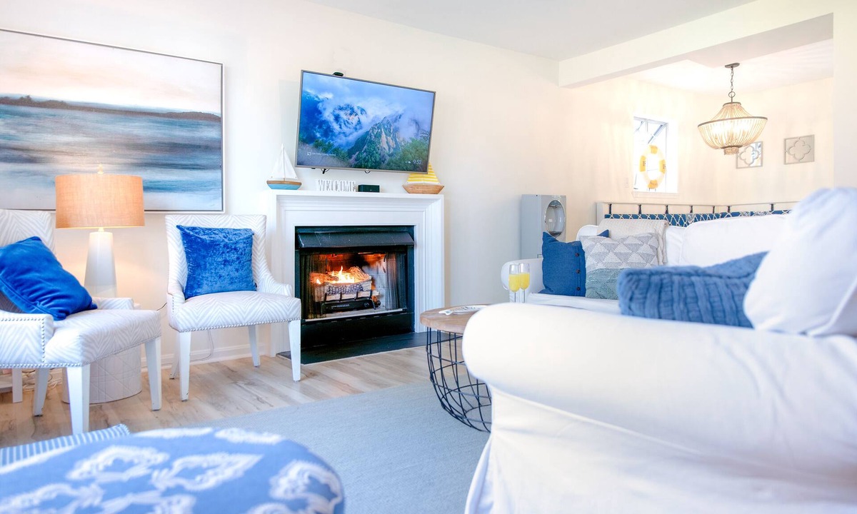 Shady Side House | Lovely bay views with kayaks, bikes, fire pit, crabbing & more