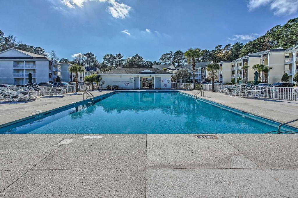 Carolina Forest Apartment | Lovely River Oaks Condo with Resort Amenities!