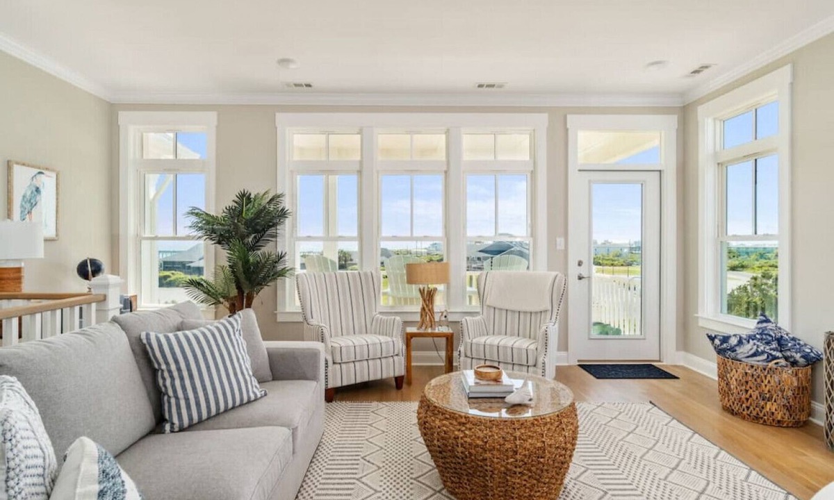 Atlantic Beach Villa | Lovely townhouse steps from the beach