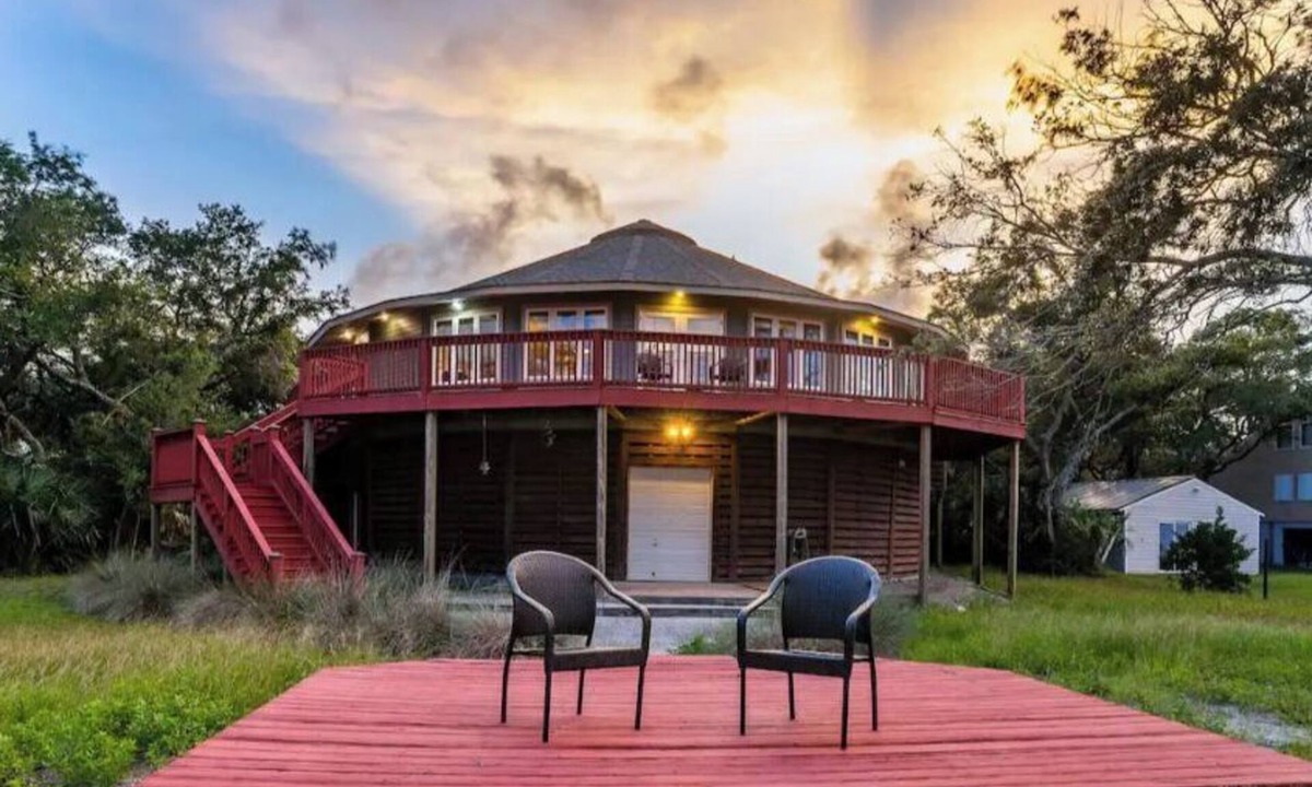Saint Helena Island House | LOWCOUNTRY OASIS - Round House on St Helena