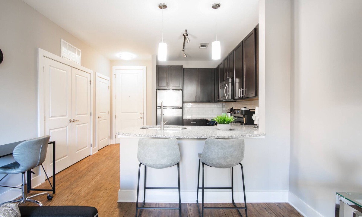 SouthPark Apartment | Lux Condo in SouthPark~KING BED~Free Parking~ Balcony~Long Term Stays Welcome!