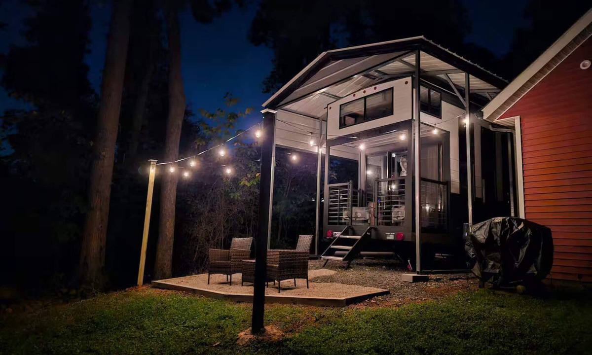 Kannapolis House | Luxary camping in the woods, just outside of lovely Kannapolis