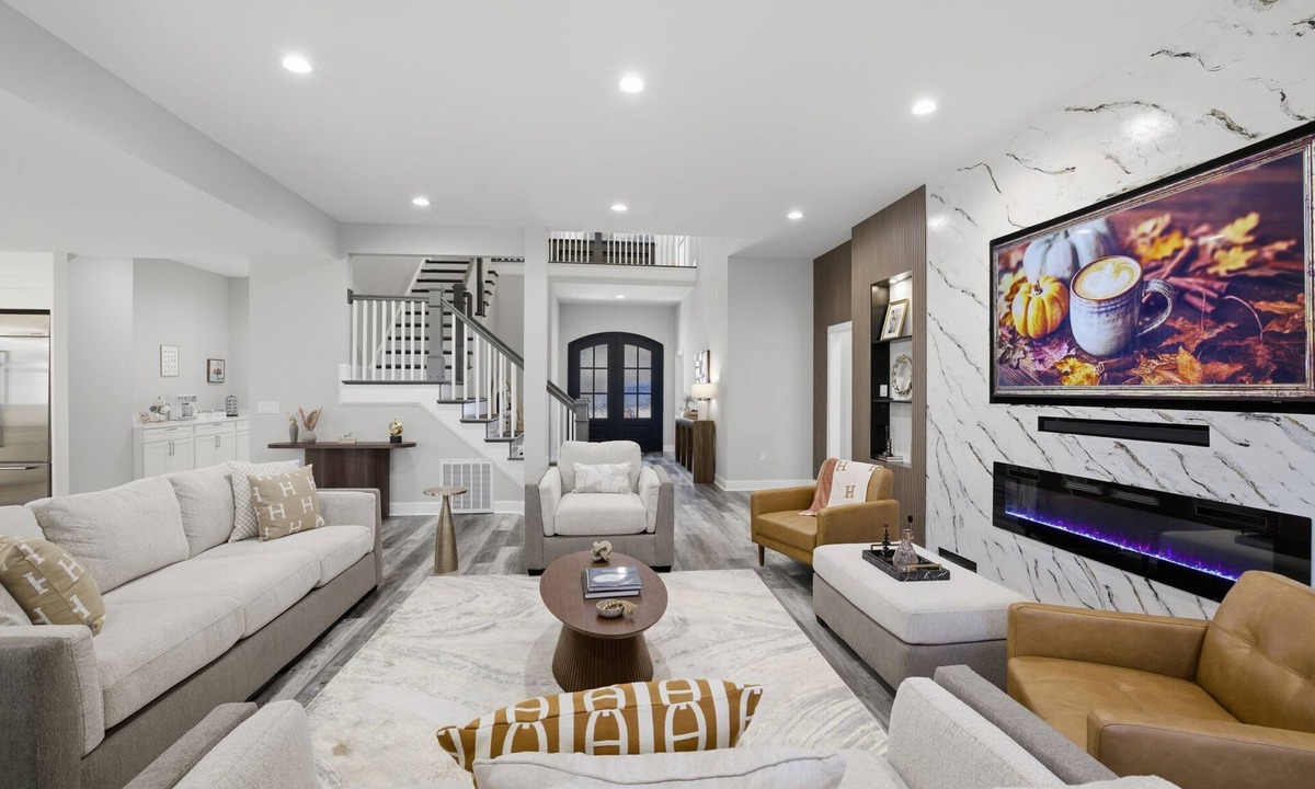 Paw Creek House | Luxe Retreat w/Spa Sleeps 25 Designed For Groups
