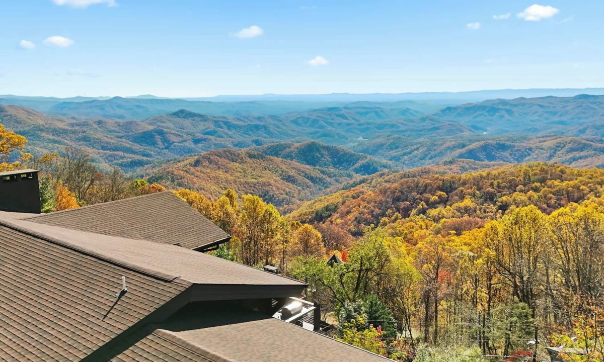 Blowing Rock House | Luxe View Retreat - Elegant comfort with the most amazing views!