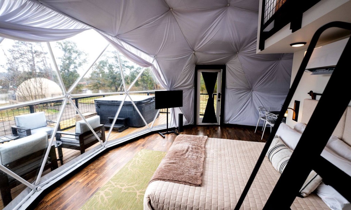 Coosa Cabin | Luxurious Dome with Lake Views in Cedar Bluff, Alabama