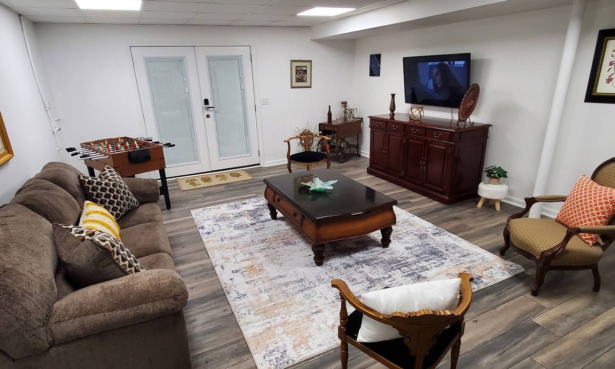 Kennesaw House | Luxurious Hideaway minutes away from downtownWoodstock, KSU, Town Center Mall