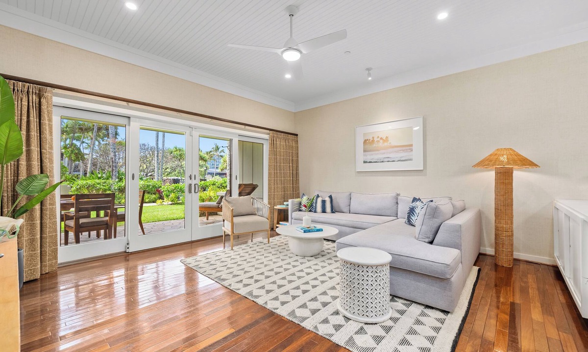 Kahuku Villa | Luxurious Oceanfront 3BR Villa – Turtle Bay, Steps to Beach w/Pool+AC+Wifi