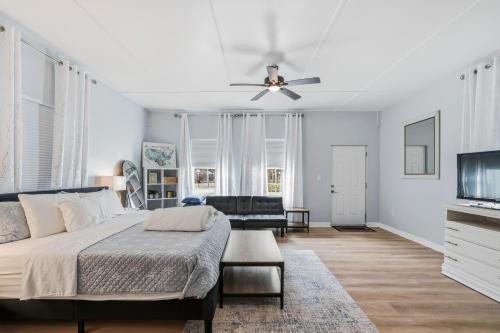 Tallahassee House | Luxurious Super Spacious Home