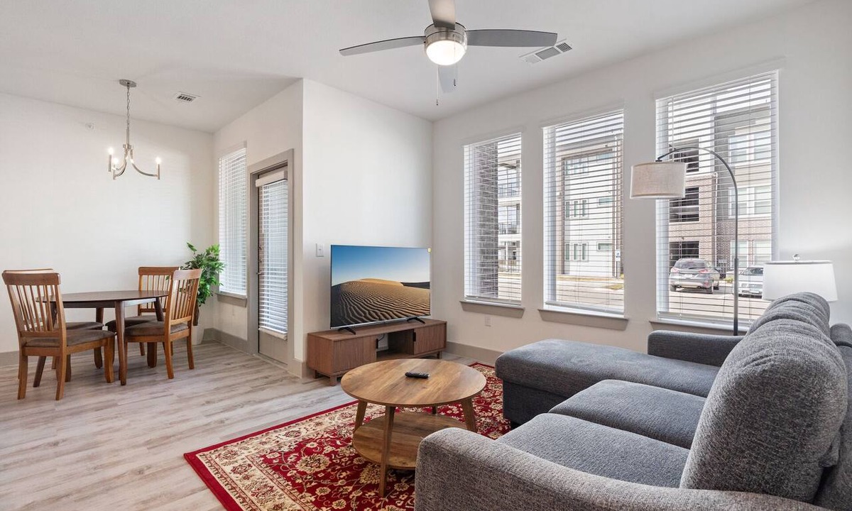 Stony Ridge North Apartment | Luxury 1BD/1BA Near The Airport 3888