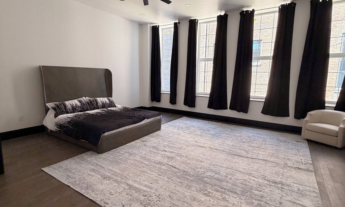 Downtown Baltimore Apartment | Luxury 2 bedroom penthouse in Mount Vernon, Baltimore MD