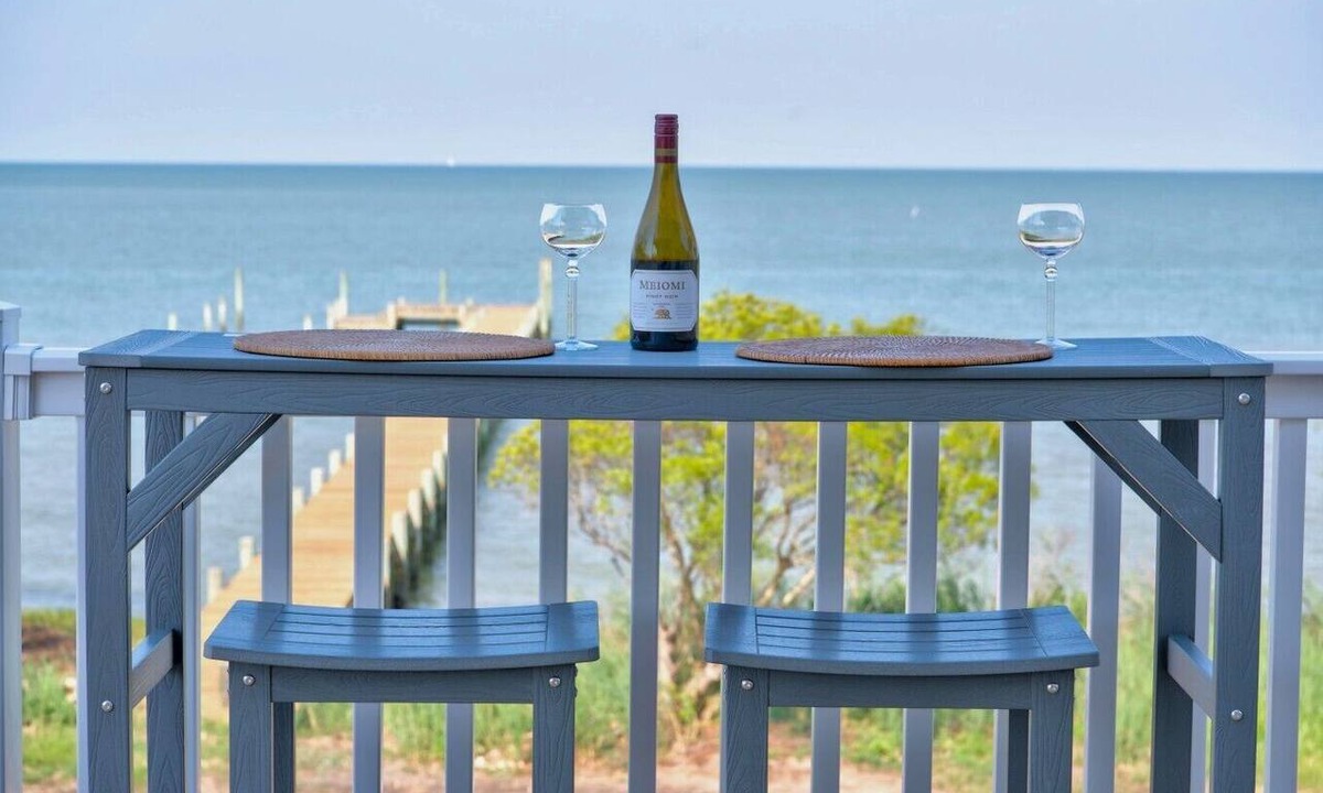 Diggs House | Luxury Bayfront Retreat/Private Beach, Pier & panoramic water views
