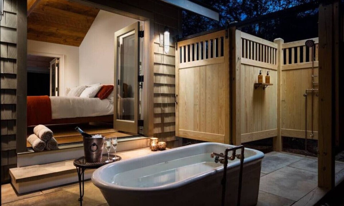Faber Cottage | Luxury Cottage in Virginia Wine Country | Outdoor Tub + Mountain Views
