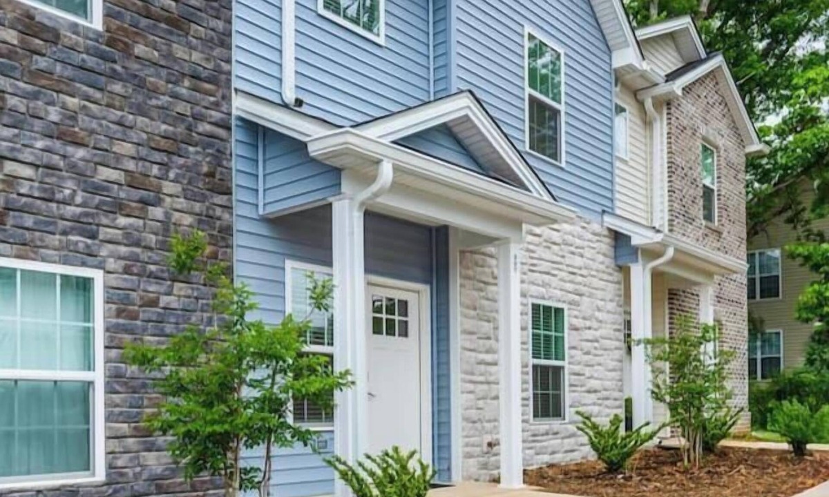 Lynchburg Apartment | Luxury Getaway | 5 MIN to Liberty University | 4BR