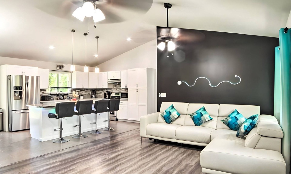 Keaau House | Luxury Hawaii Getaway: Close To Beach & Ocean 3 Bedroom Home by RedAwning