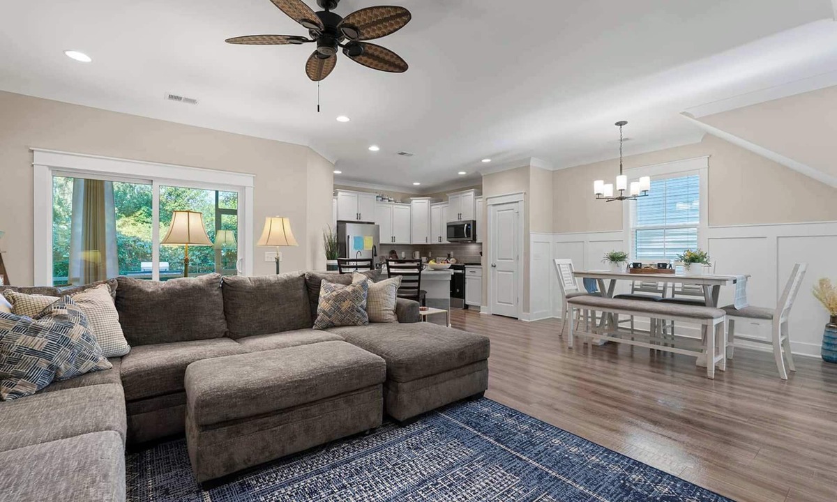 Spanish Wells House | Luxury Hilton Head Villa Getaway 4BR 3 Full BA 1 Half BA Beach Essentials Included
