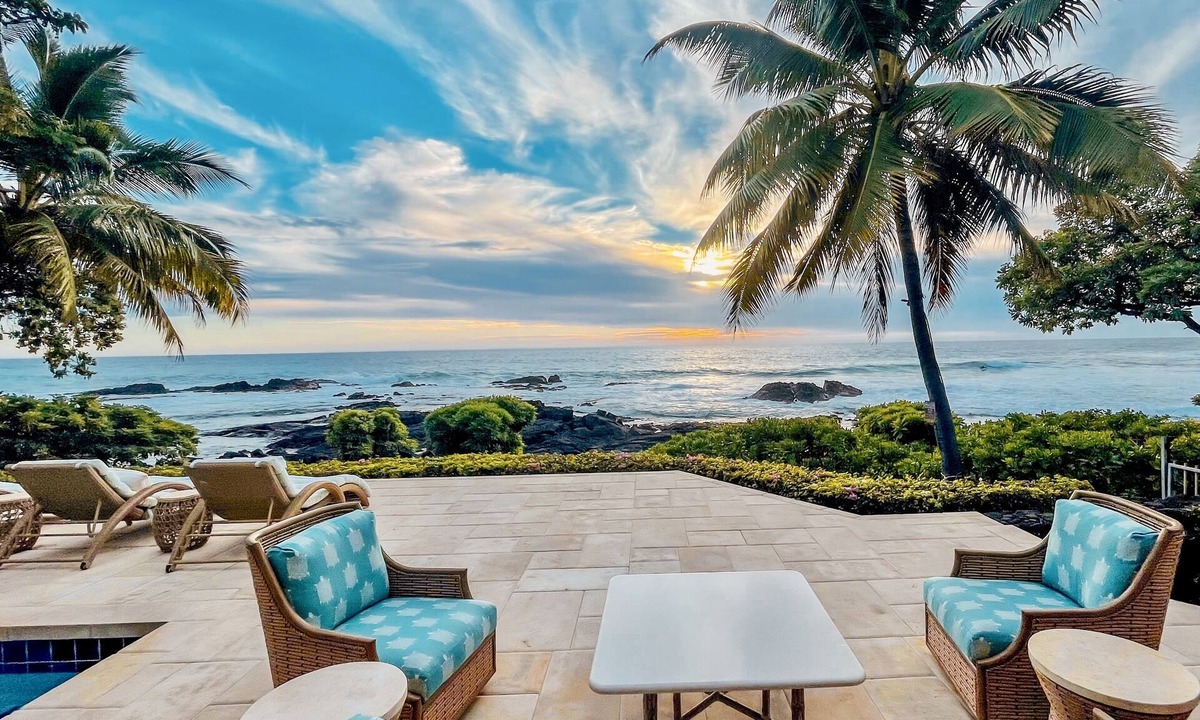 Kailua-Kona House | Luxury Kona Beach Estate Oceanfront, Pool, Aircon,Sunsets,Celebrations,PizzaOven