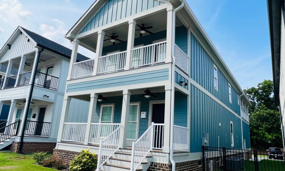 Augusta House | Luxury Medical District Home, EV Charger, Gated #3