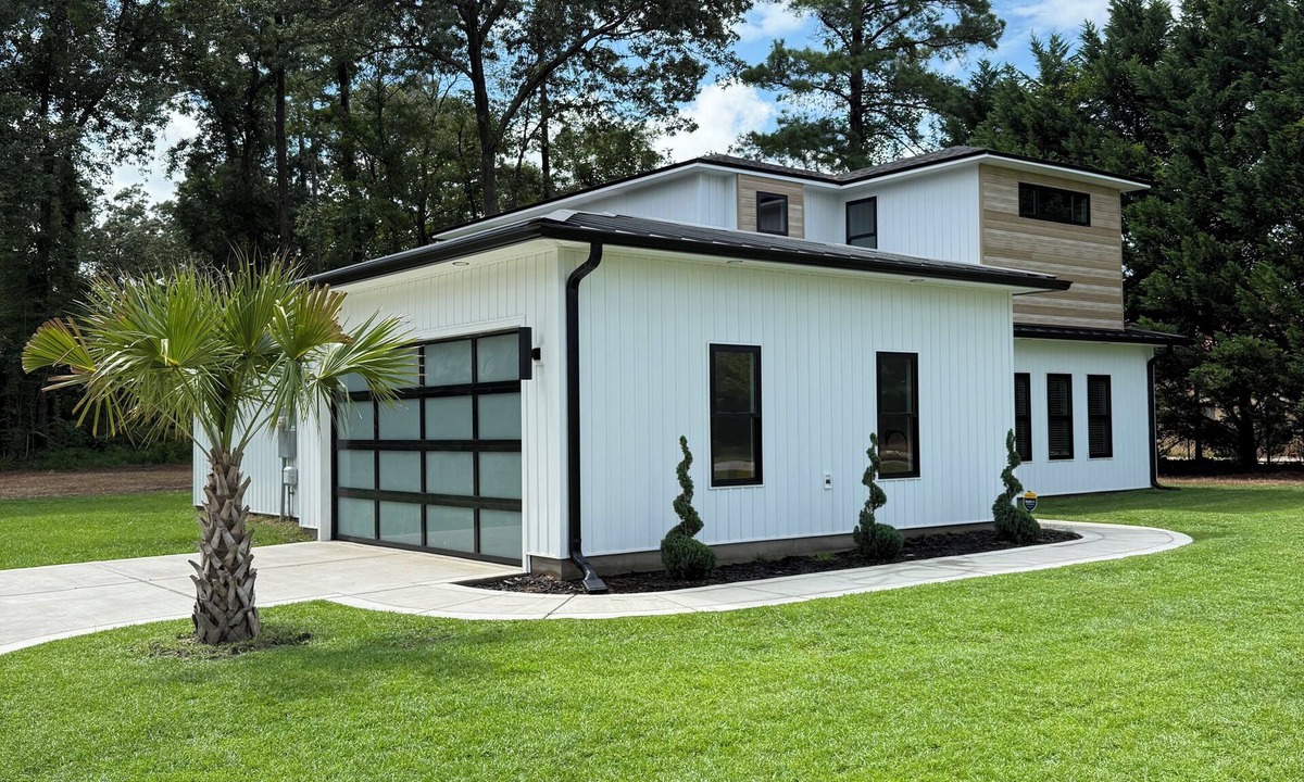 Fayetteville House | Luxury Modern Farmhouse Retreat
