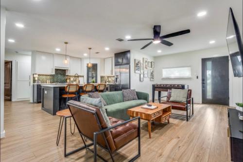 Plano House | Luxury Oasis 4B 2B Jacuzzi Pet Friendly