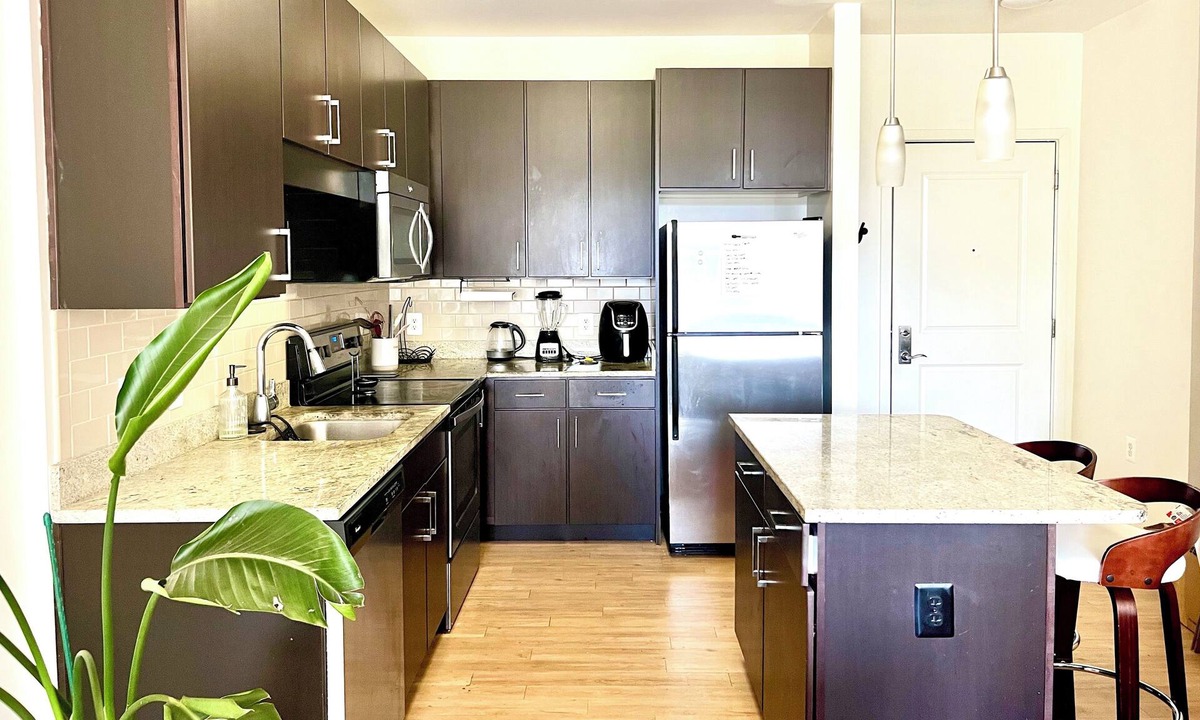 McLean Apartment | Luxury Quiet 1BR Tysons Apt Great for Business Travelers