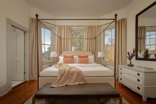 Dixon Park House | Luxury Victorian Retreat Heated Pool