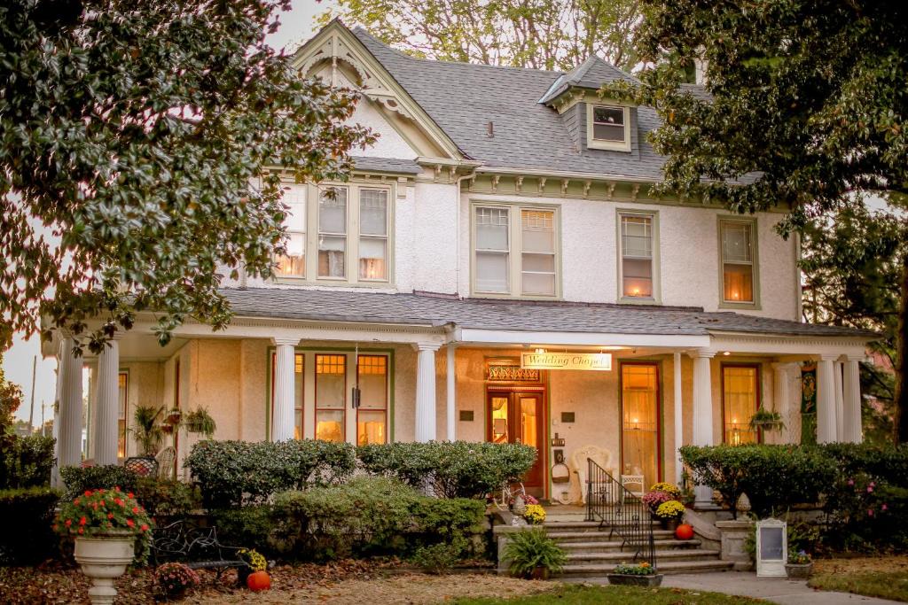 Downtown Bed & Breakfast | Magnolia House Inn