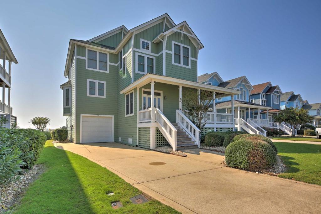 Manteo House | Manteo Waterfront Resort Home w/30-Ft Dock!