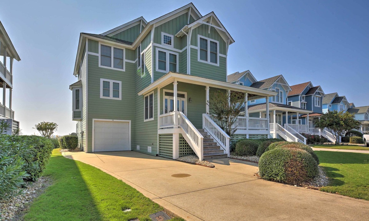 Manteo House | Manteo Waterfront Resort Home w/30-Ft Dock!