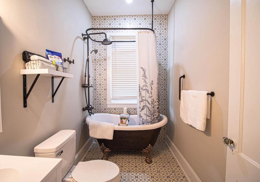 Marietta Apartment | Marietta Square's Home Away!