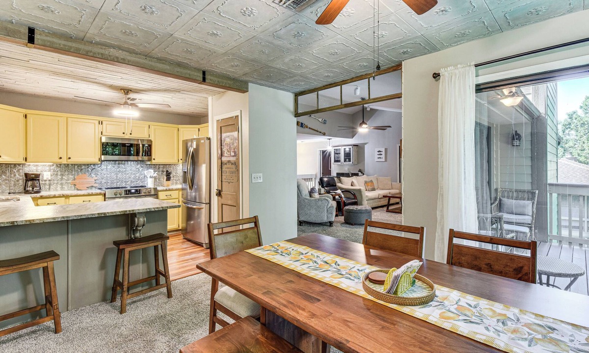Salem Condo | Marina Villa Condo at Lake Keowee w/Fireplace